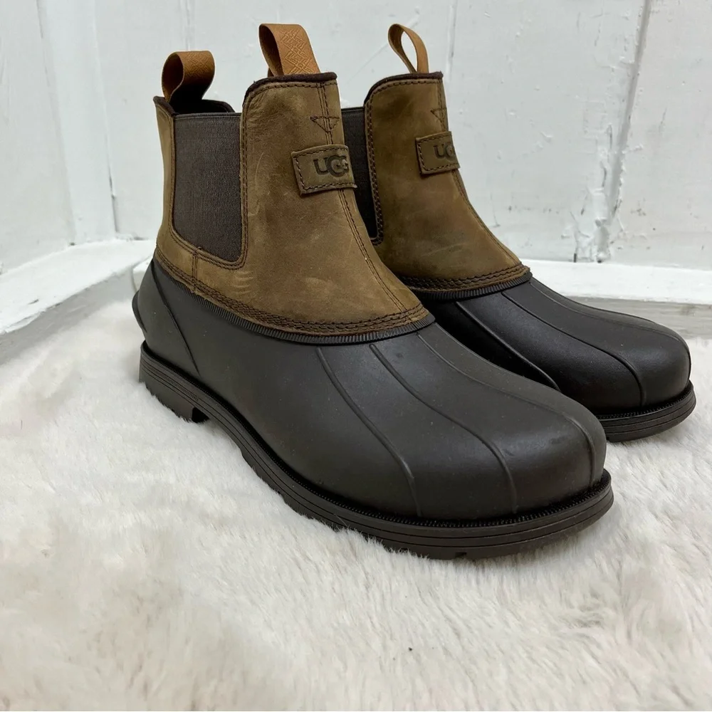 SOLD! Ugg Gatson Chelsea Boot - Picture 13 of 15